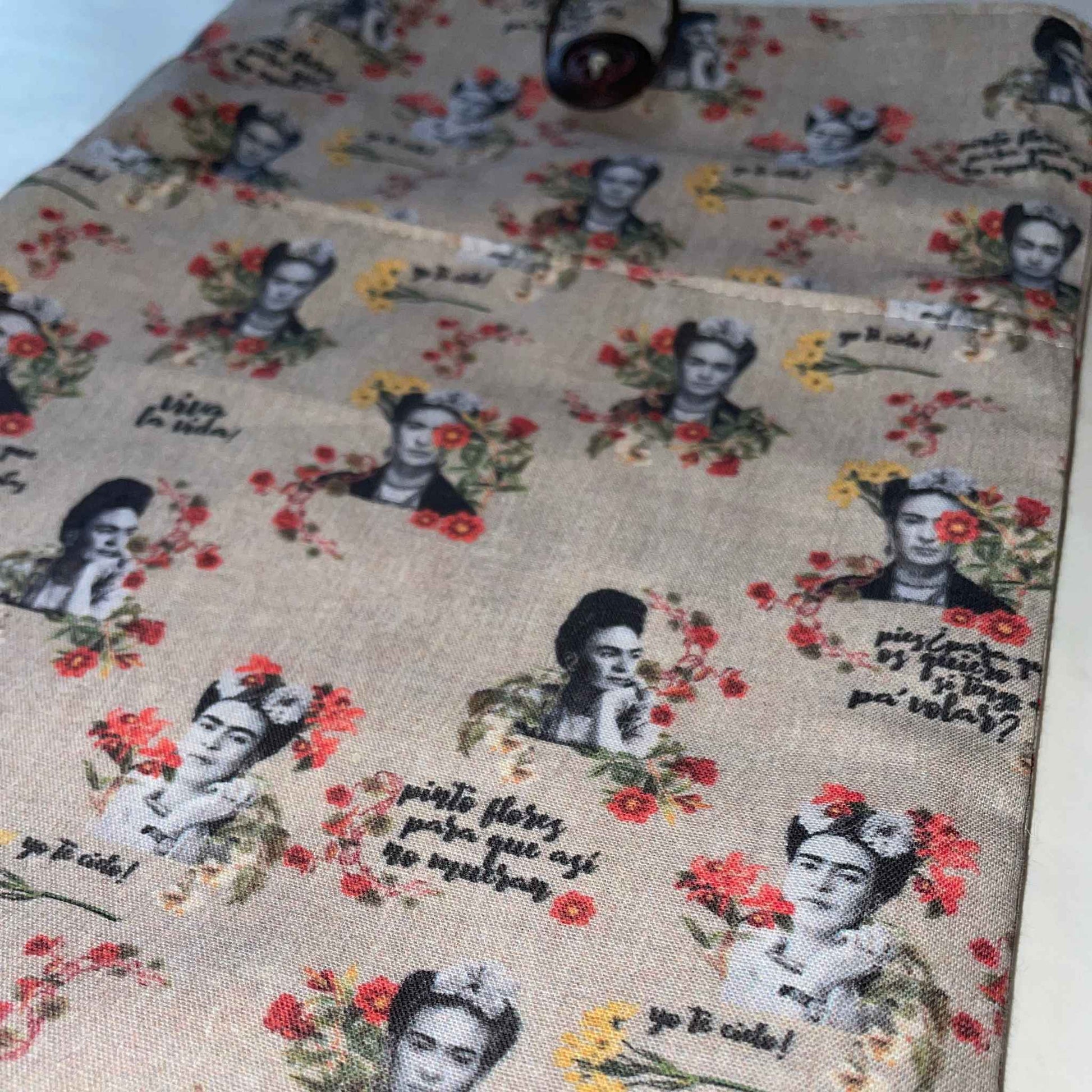 Funda para libros hechas a mano: Frida 2